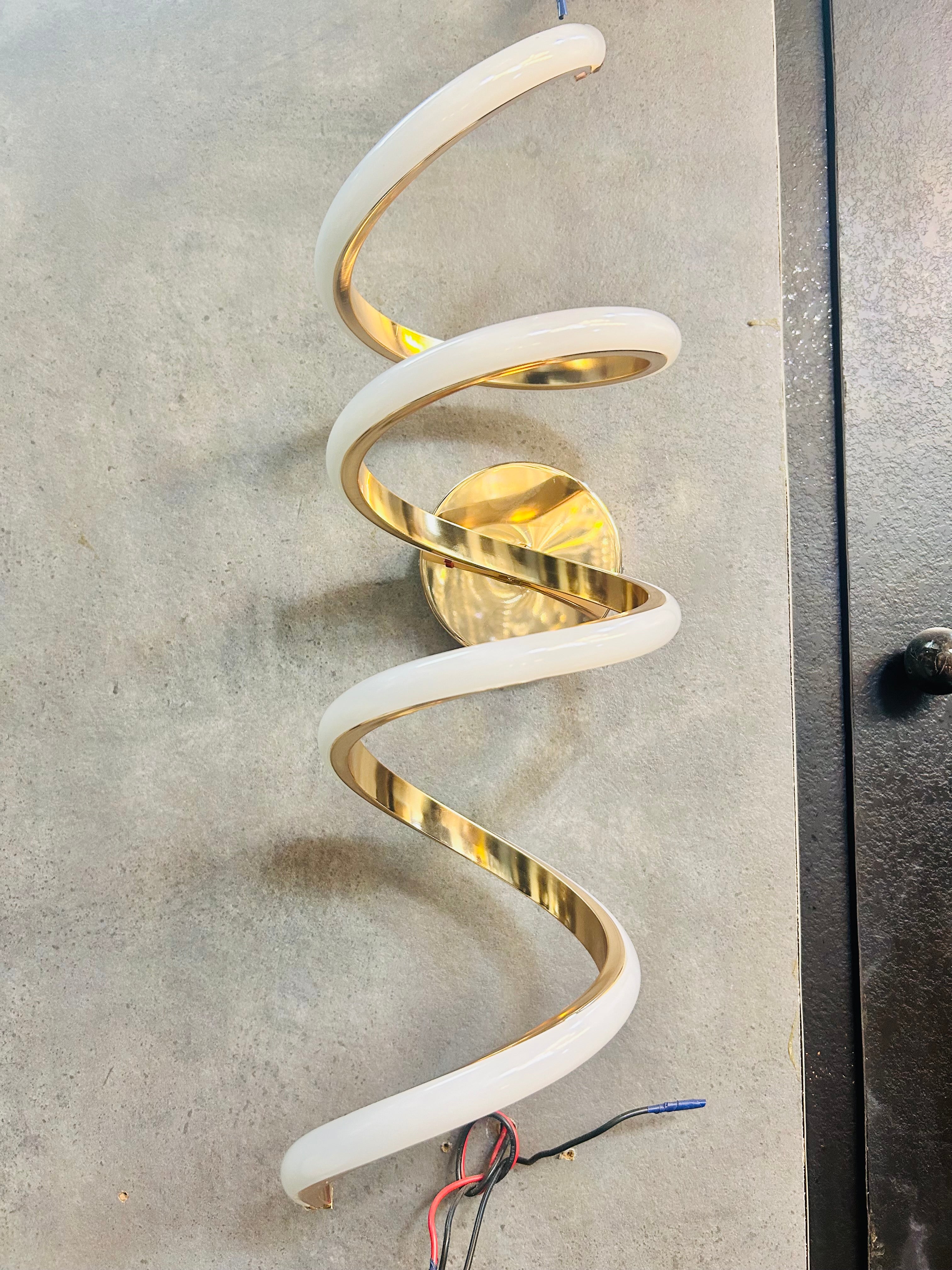 3-in-1 Spiral LED Wall Light – Modern Gold Decorative Wall Lamp